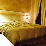 Martin Hotel
